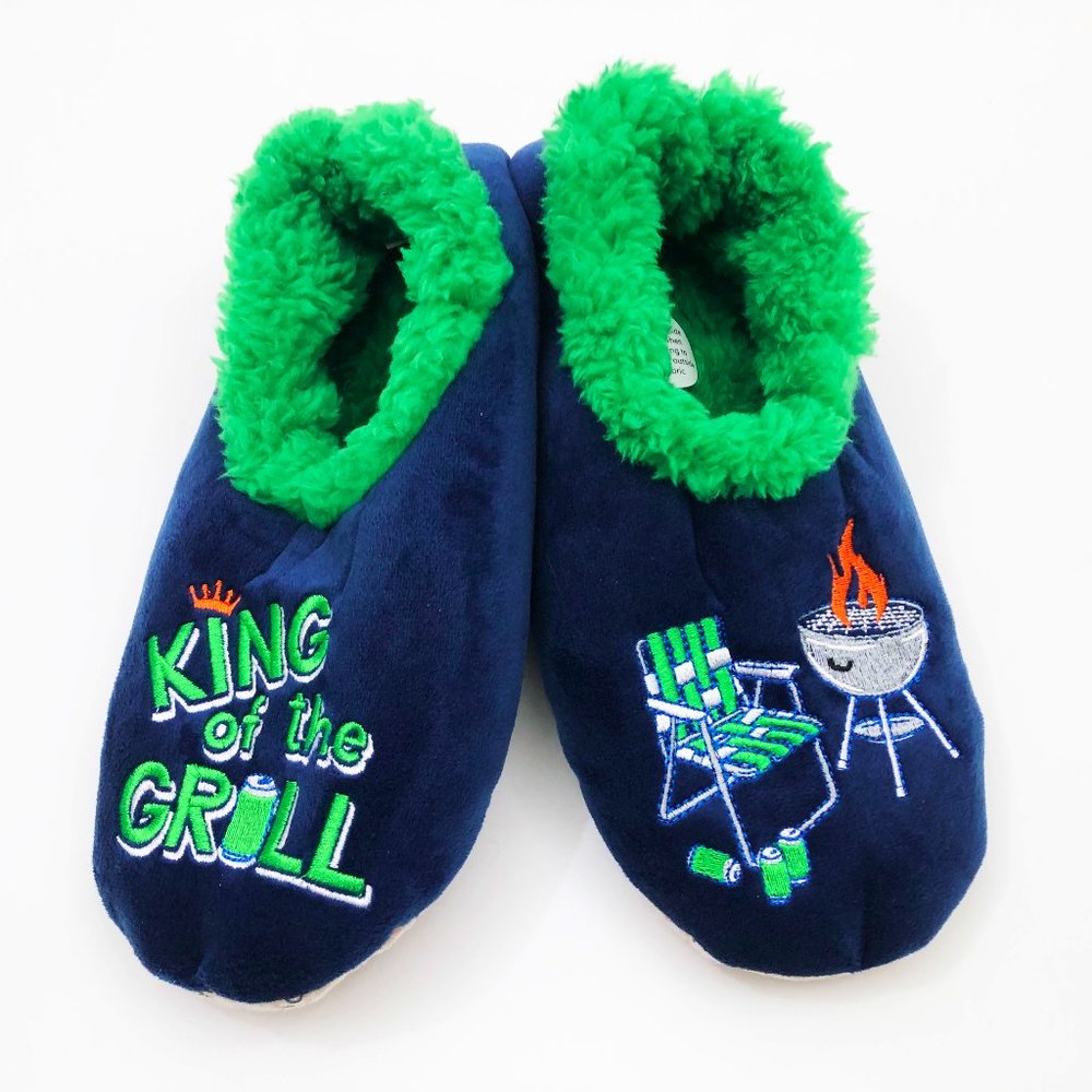 NWT Snoozies Men's Slippers King of the Grill Small 7/8 Blue